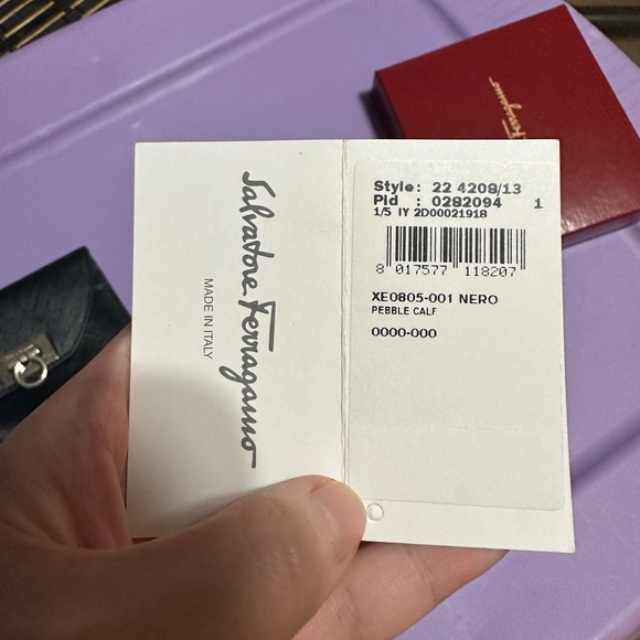 Black Salvatore Ferragamo Nero Pebble Calf Square Wallet - Picture 10 of 12